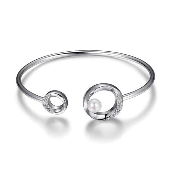 A Fashion Bracelet from the Majestic collection.