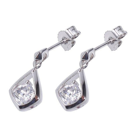 A Fashion Earrings from the Promises collection.