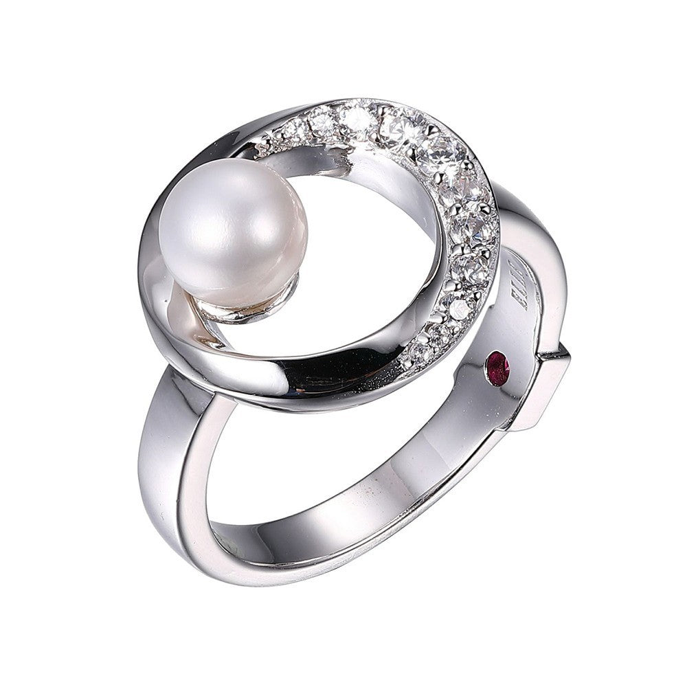 A Fashion Ring from the MAJESTIC collection.